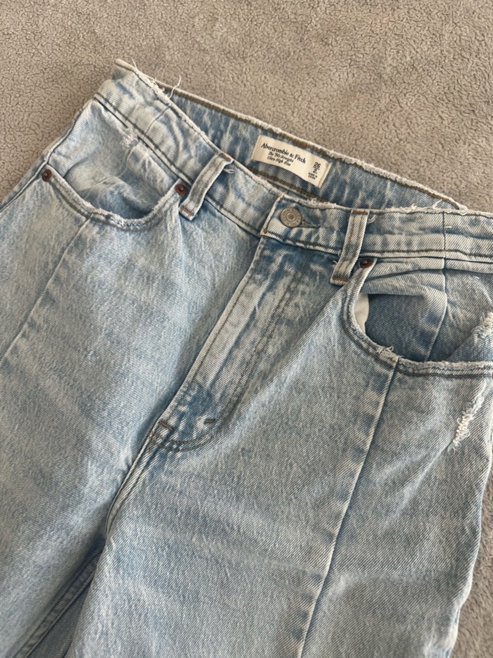 Abercrombie & Fitch Ultra High Rise 90’s Straight Jean 26 Short